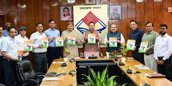 मुख्यमंत्री ने लोक निर्माण विभाग की मास्टर प्लान पुस्तिका का किया विमोचन, कहा विजन के साथ विकास हमारी प्राथमिकता