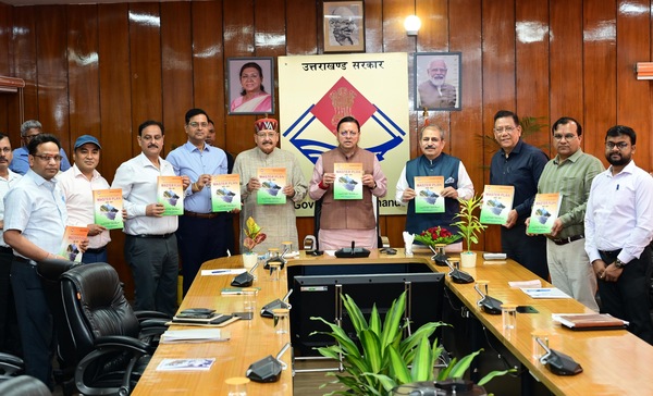 मुख्यमंत्री ने लोक निर्माण विभाग की मास्टर प्लान पुस्तिका का किया विमोचन, कहा विजन के साथ विकास हमारी प्राथमिकता