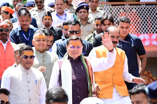 Almora डोल आश्रम में मुख्यमंत्री ने श्री पीठम स्थापना महोत्सव में किया प्रतिभाग, 1100 कन्याओं का पूजन व मॉं राजेश्वरी का अभिषेक