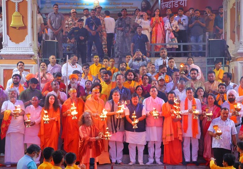 ऋषिकेश गंगा तट पर गूंजे आध्यात्म और संस्कृति के स्वर, मुख्यमंत्री धामी व भाजपा राष्ट्रीय अध्यक्ष नितिन नबीन ने की भव्य गंगा आरती