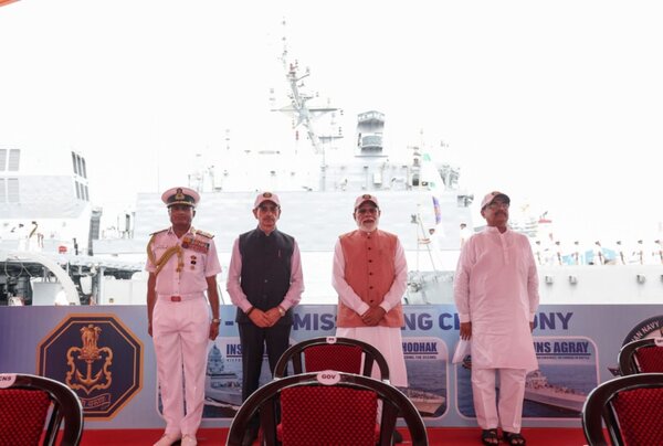 पीएम मोदी का ‘समुद्री शक्ति’ मंत्र: तीन स्वदेशी युद्धपोत नौसेना में शामिल, आत्मनिर्भर भारत को मिली नई मजबूती