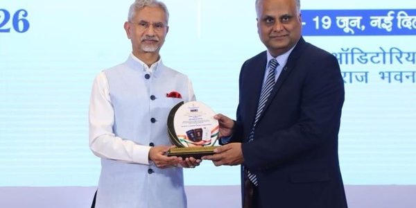 पासपोर्ट सत्यापन में उत्कृष्ट प्रदर्शन पर उत्तराखण्ड पुलिस को राष्ट्रीय सम्मान, एडीजी प्रशासन ने विदेश मंत्री से ग्रहण किया ‘Institutional Performance Award for State Police’