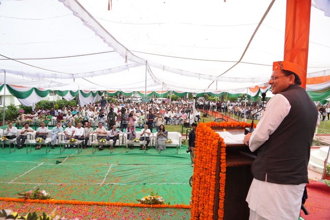 मुख्यमंत्री धामी ने सचिवालय संघ की नवनिर्वाचित कार्यकारिणी को दिलाई शपथ, कहा सचिवालय शासन व्यवस्था की आत्मा और जनविश्वास का प्रमुख केंद्र