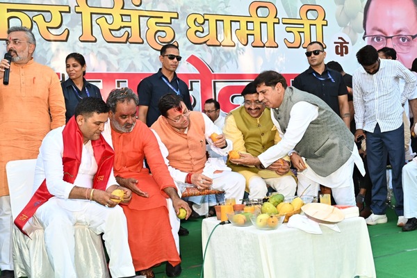 आम महोत्सव में बोले मुख्यमंत्री धामी, किसान उत्तराखंड की सबसे बड़ी ताकत, हरिद्वार बनेगा विकास की नई पहचान