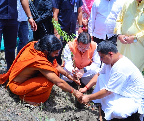 हरेला पर्व पर मालाग्राम पहुंचे मुख्यमंत्री, सघन पौधरोपण कर दिया हरित संरक्षण का संदेश