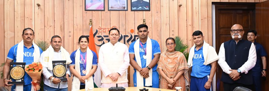 कॉमनवेल्थ गेम्स 2026 में उत्तराखंड के पदक विजेताओं और प्रशिक्षकों को मुख्यमंत्री धामी ने किया सम्मानित