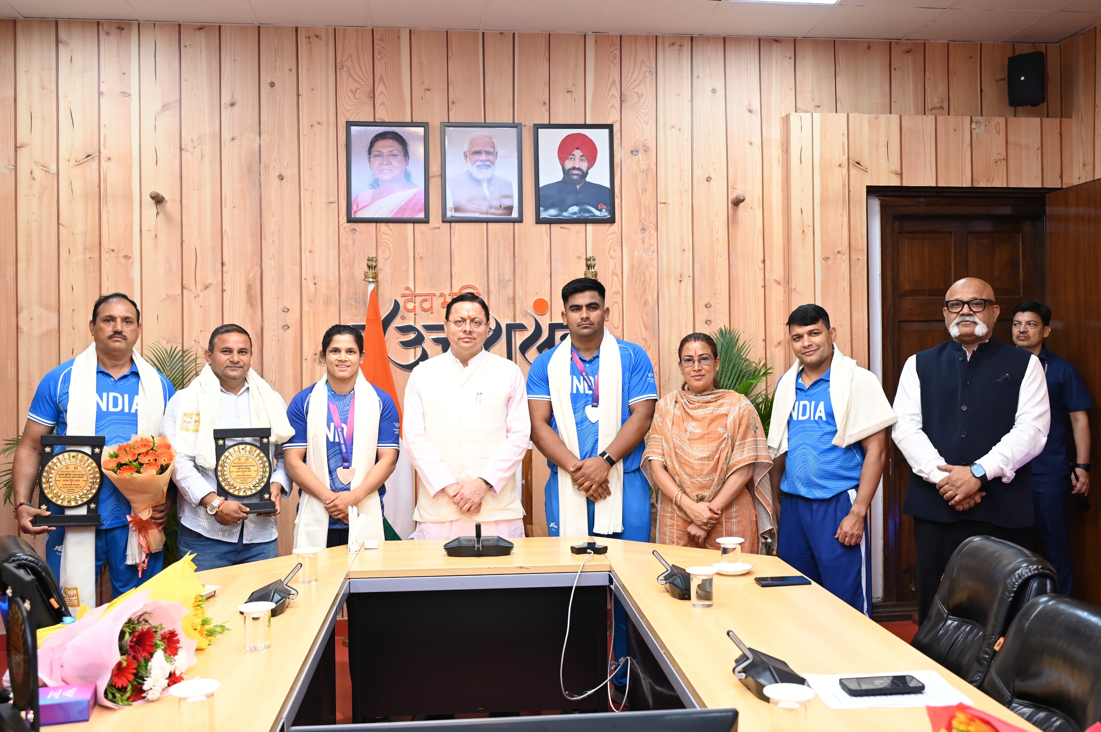 कॉमनवेल्थ गेम्स 2026 में उत्तराखंड के पदक विजेताओं और प्रशिक्षकों को मुख्यमंत्री धामी ने किया सम्मानित