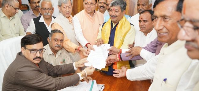 राज्यसभा के लिए बीजेपी के दिनेश आर्य का नामांकन, मुख्यमंत्री धामी रहे मौजूद