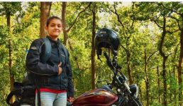 मिलिए उत्तराखंड की सबसे कम उम्र की साहसिक महिला बाइकर से, जूझना इनका शौक है
