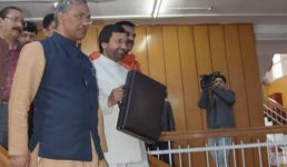 उत्तराखंड शीतकालीन सत्र के पहले दिन करीब 2452 करोड़ का अनुपूरक बजट पेश, एनडी तिवारी को भी दी श्रद्धांजलि