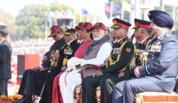 हम किसी को छेड़ते नहीं हैं, पर छेड़ा तो फिर छोड़ते भी नहीं हैं – पीएम मोदी
