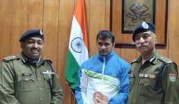 उत्तराखंड पुलिस के इस जवान ने बायांं पैर खोने के बावजूद भी दुनिया में मनवाया अपना लोहा, अधिकारियों ने भी की तारीफ