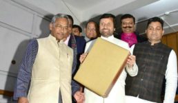 उत्तराखंड – बजट पेश करते हुए वित्तमंत्री हुए बेहोश, 48663.90 करोड़ का बजट पेश