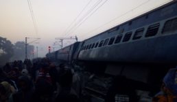 रेल हादसा – आधे दर्जन से ज्यादा की मौत, दर्जनभर लोग घायल