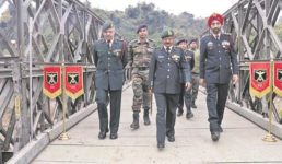 उत्तराखंड – सेना ने सिर्फ पांच दिन में बनाया टूटे पुल को, सिविल प्रशासन को आईना