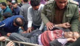 उत्तराखंड – बारात ला रहा वाहन खाई में गिरा, मृतकों और घायलों को निकाल लिया गया है