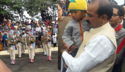 उत्तराखंड – पुलवामा हमले में शहीद सैनिक का अंतिम संस्कार, 4 साल के बेटे ने दी चिता को आग