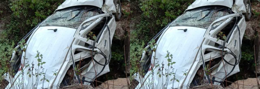 उत्तराखंड : कार के खाई में गिरने से उड़े परखच्चे, 5 लोग सवार थे इसमें, उत्तराखंड और दिल्ली से थे ये लोग उत्तराखंड : कार के खाई में गिरने से उड़े परखच्चे, 5 लोग सवार थे इसमें, उत्तराखंड और दिल्ली से थे ये लोग