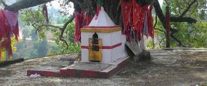 उत्तराखंड : लोगों के साथ-साथ उनके लोक देवताओं का भी पलायन बढ़ा उत्तराखंड : लोगों के साथ-साथ उनके लोक देवताओं का भी पलायन बढ़ा