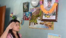 उत्तराखंड : पुलवामा शहीद की बेटी ने कर ली है 12वीं पास, अब पूरा करेंगी पापा को किया वादा