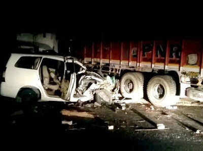 उत्तराखंड के कारोबारी की दर्दनाक सड़क हादसे में मौत, दो लोग गंभीर रूप से जख्मी उत्तराखंड के कारोबारी की दर्दनाक सड़क हादसे में मौत, दो लोग गंभीर रूप से जख्मी