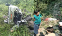 उत्तराखंड : पहाड़ पर दर्दनाक सड़क हादसा, अल्टो कार गिरी गहरी खाई में