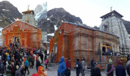खुल गए केदारनाथ धाम के कपाट, 6 महीने तक यहां बिराजेंगे बाबा केदार, भक्तों का लगा तांता