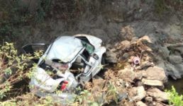उत्तराखंड :  भीषण सड़क हादसे में 4 लोगों की मौत, गहरी खाई में गिरी कार