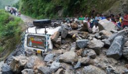 उत्तराखंड : 5 जिलों के लिए इस चेतावनी को हल्के में न लें, पत्थर गिरने से सड़कें भी हो रही हैं बाधित