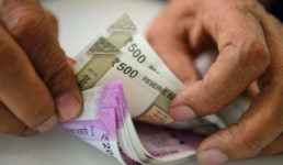 उत्तराखंड : तहसीलदार 10,000 रुपये की घूस लेते रंगेहाथ गिरफ्तार, राजस्व विभाग में हड़कंप