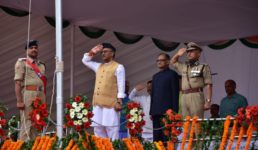 उत्तराखंड : सीएम रावत ने किया ध्वजारोहण, राज्य के लिए कई घोषणाएं की, पढ़िए
