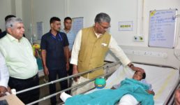 टिहरी स्कूल बस हादसे में मृत बच्चों के परिजनों ने मुख्यमंत्री से मुआवजा राशि लेने से किया इनकार, राशि बढ़ाने की मांग