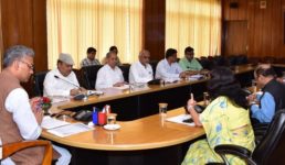 समीक्षा बैठकों में मुख्यमंत्री सख्त, अधिकारियों को लापरवाही पर कार्रवाई की दी चेतावनी