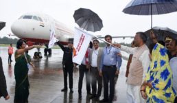 देहरादून से वाराणसी के लिए अब मिलेगी सीधी हवाई सेवा, मुख्यमंत्री त्रिवेंद्र सिंह रावत ने झंडी दिखाकर शुरुआत की