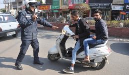 उत्तराखंड : बाइक का 10,000 और कार का 25,000 रुपये का चालान, रकम सुनकर बेहोश हुआ एक ड्राइवर