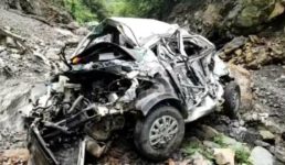 Uttarakhand भीषण सड़क हादसा, 2 की मौत, 2 घायल, गहरी खाई में गिरी कार