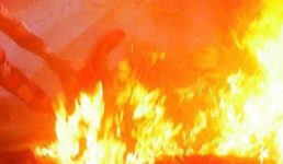 उत्तराखंड : खड़े वाहन में आग से लड़की की मौत, 8 साल के भाई के सामने जल गई बहन