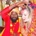 उत्तराखंड : एक संन्यासी का चौंकाने वाला कदम, ऑस्ट्रेलियाई महिला से रचाई शादी, कुटिया में गृहस्थी