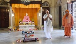 रात को बेलूर मठ में ही रुक गए पीएम मोदी, सवेरे CAA पर बोले, इस मठ की स्थापना स्वामी विवेकानंद ने की थी PM Modi Kolkata Visit