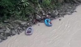 उत्तराखंड : नदी में गिरी कार, एक को बचाया, दो लोगों की मौत