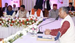 धीरे-धीरे इलेक्शन मोड में आ रही त्रिवेन्द सरकार, 3 साल के काम पर विधायकों और मंत्रियों से गहन मंथन