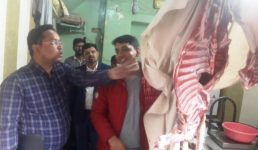 बिना लाइसेंस बेच रहे थे मीट-मुर्गा, एक दर्जन से ज्यादा दुकानों का चालान