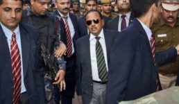 NSA डोभाल के सड़कों में उतरने से उपद्रवियों में दहशत, दिल्ली वालों ने ली चैन की सांस, लोग बोले अब चिंता की बात नहीं Delhi Violence