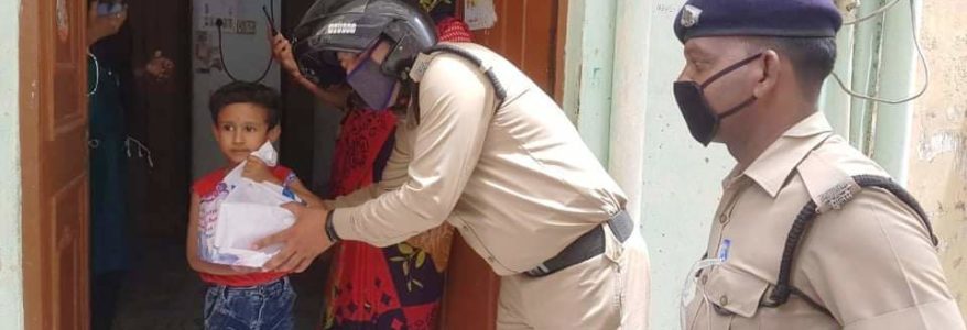 उत्तराखंड : लॉकडाउन, जन्मदिन और बच्चे की जिद, पुलिस ने कुछ ऐसे की पूरी, खूब हो रही चर्चा