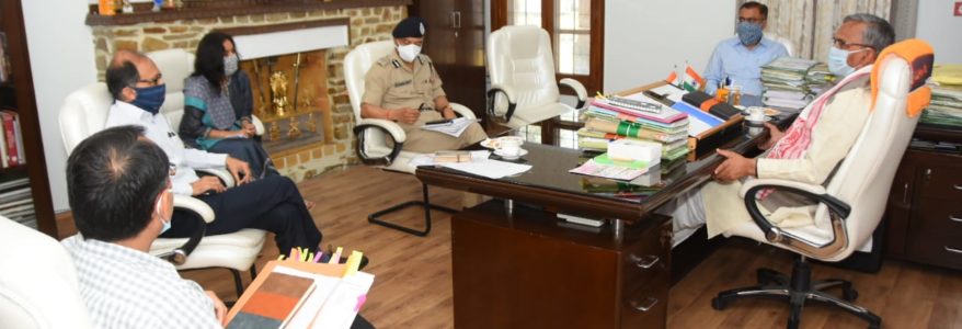 कोरोना वॉरियर्स का माला, शॉल या बुके देकर ना करें सम्मान, मुख्यमंत्री ने अधिकारियों से इसे प्रतिबंधित करने को कहा कोरोना वॉरियर्स का माला, शॉल या बुके देकर ना करें सम्मान, मुख्यमंत्री ने अधिकारियों से इसे प्रतिबंधित करने को कहा