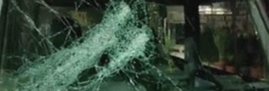 उत्तराखंड : पुलिसकर्मियों पर हमला, लॉकडाउन उल्लंघन पर कर रहे थे कार्रवाई उत्तराखंड : पुलिसकर्मियों पर हमला, लॉकडाउन उल्लंघन पर कर रहे थे कार्रवाई