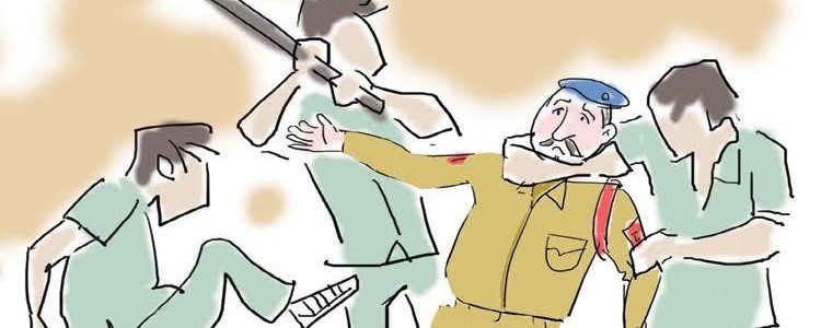 उत्तराखंड : जांच कर रहे पुलिसकर्मियों को घेर कर पीटा, एक सिपाही की हालत अति गंभीर उत्तराखंड : जांच कर रहे पुलिसकर्मियों को घेर कर पीटा, एक सिपाही की हालत अति गंभीर