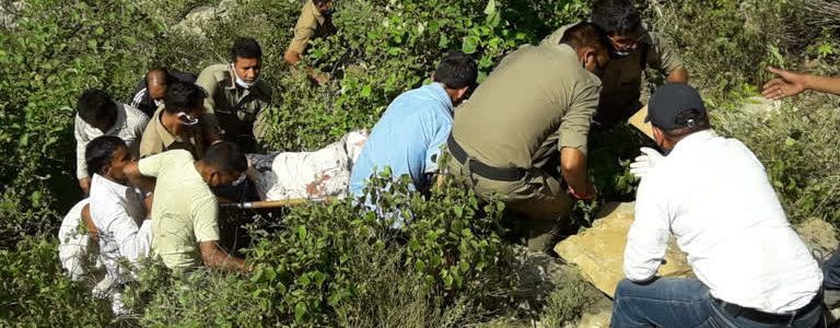 Uttarakhand दर्दनाक दुर्घटना, मां-बेटी की मौत, पिता-पुत्र घायल, गहरी खाई में गिरी कार Uttarakhand दर्दनाक दुर्घटना, मां-बेटी की मौत, पिता-पुत्र घायल, गहरी खाई में गिरी कार