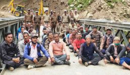 Uttarakhand चीन सीमा के टूटे पुल को 5 दिन में BRO ने बना दिया, टूटने का भयानक वीडियो देखें