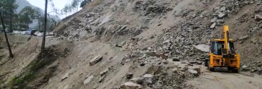 चंपावत : बारिश के कारण बंद सड़क खुल गई, टनकपुर से अब आ रहे वाहन, खटीमा में युवक बहा चंपावत : बारिश के कारण बंद सड़क खुल गई, टनकपुर से अब आ रहे वाहन, खटीमा में युवक बहा